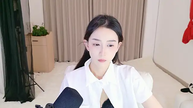 Snapshot of Dancing-Coco12 chatting on February 10, 1:37 pm Dancing-Coco12 online show from February 10, 1:37 pm