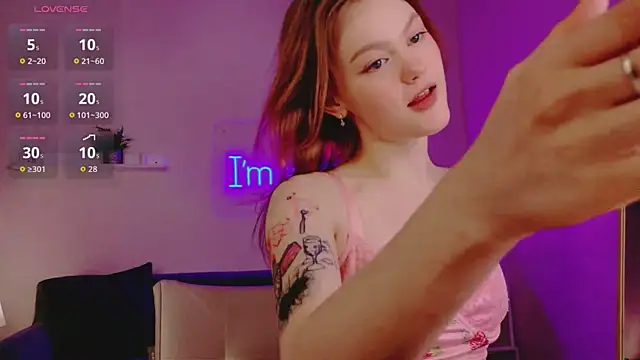 Snapshot of Lily_Mio chatting on June 6, 9:30 pm Lily Mio online show from June 6, 9:30 pm