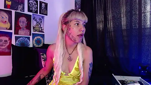 Snapshot of MelisaVelvet chatting on February 8, 7:39 pm MelisaVelvet online show from February 8, 7:39 pm