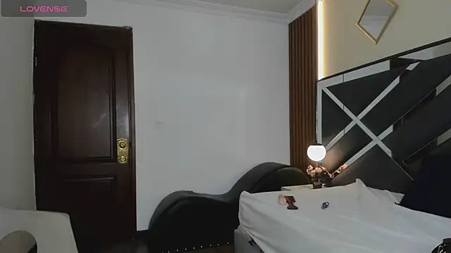 Ambarross  online show from March 7, 1:30 pm