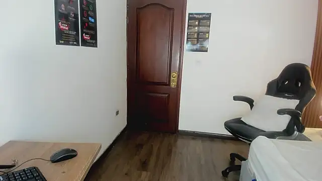 Ambarross  online show from April 12, 12:54 pm