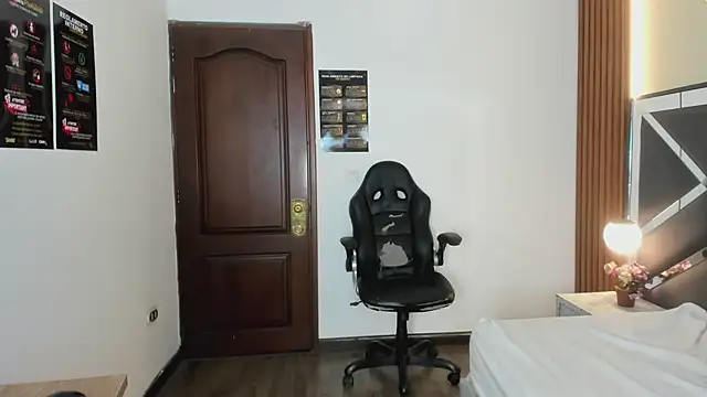 Ambarross  online show from April 13, 2:00 pm