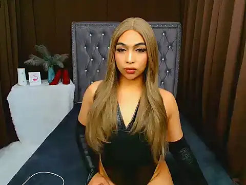 Snapshot of Clea_Moore chatting on February 25, 6:34 am Clea Moore online show from February 25, 6:34 am