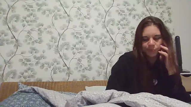 Snapshot of NyraLuna chatting on May 15, 10:39 pm NyraLuna online show from May 15, 10:39 pm