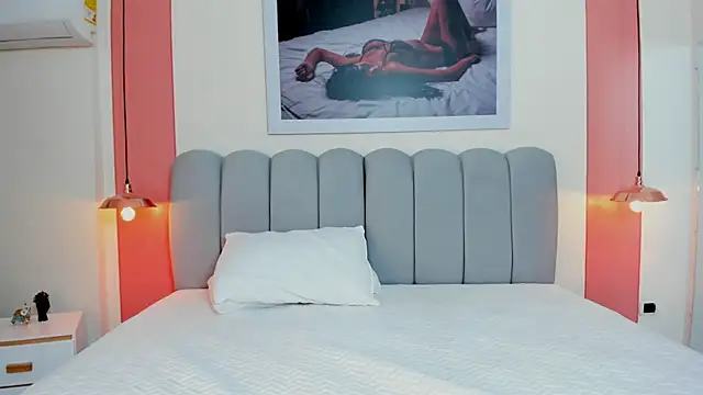 Snapshot of EmmaBoyd chatting on January 17, 1:05 pm EmmaBoyd online show from January 17, 1:05 pm