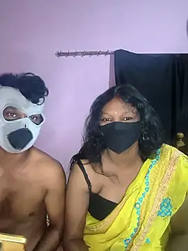 Snapshot of hotcopuleandsweet chatting on April 20, 11:50 pm hotcopuleandsweet online show from April 20, 11:50 pm