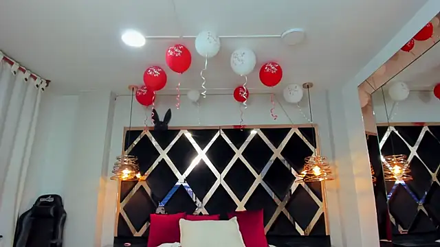 Snapshot of Mia_cartther chatting on February 21, 11:00 am Mia cartther online show from February 21, 11:00 am