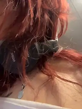 elodie rouge online show from April 1, 11:33 am