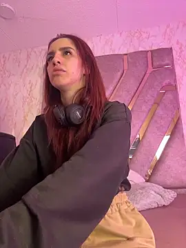 elodie rouge online show from April 7, 12:16 pm