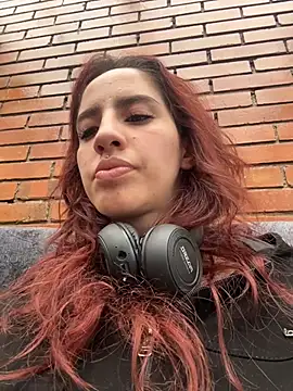 Snapshot of elodie_rouge chatting on May 29, 12:03 pm elodie rouge online show from May 29, 12:03 pm