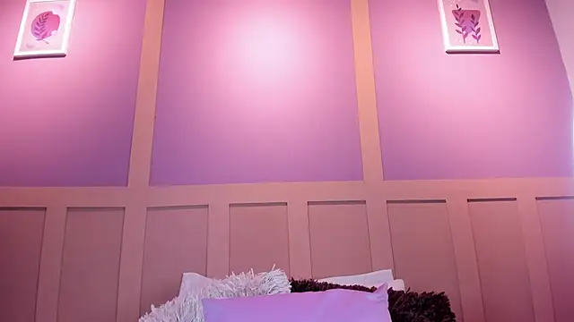 Snapshot of LilithAllenn chatting on February 11, 3:22 am LilithAllenn online show from February 11, 3:22 am