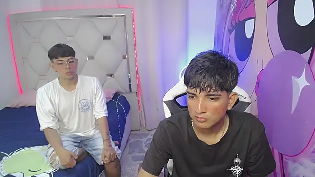 Snapshot of Maxwell_boys chatting on January 19, 2:59 am Maxwell boys online show from January 19, 2:59 am