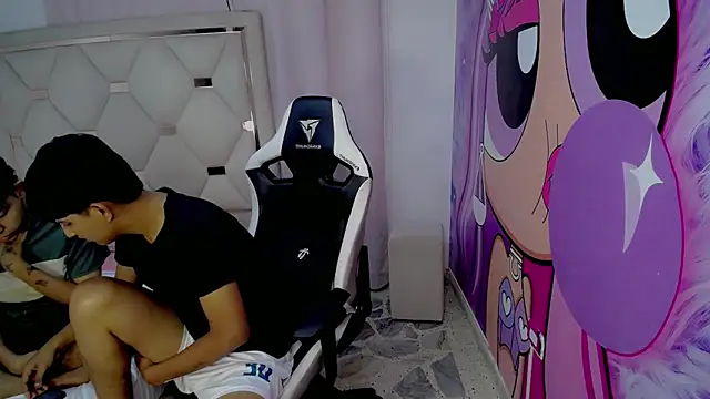 Snapshot of Maxwell_boys chatting on February 4, 3:45 am Maxwell boys online show from February 4, 3:45 am