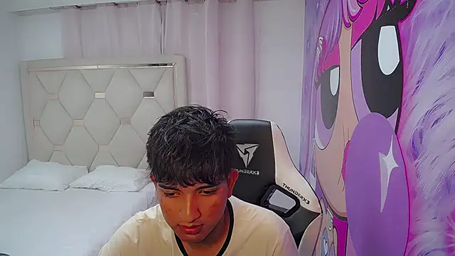 Snapshot of Maxwell_boys chatting on February 18, 3:13 am Maxwell boys online show from February 18, 3:13 am