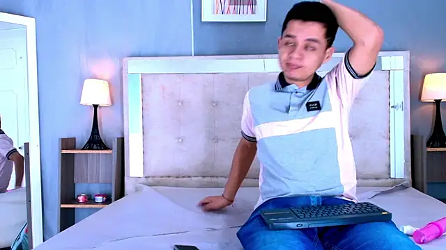 Snapshot of James_And_Kenet chatting on February 24, 11:52 am James And Kenet online show from February 24, 11:52 am