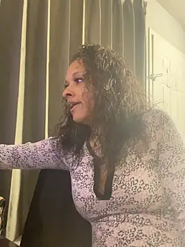 icanbeyourplaytoy online show from January 18, 6:17 am