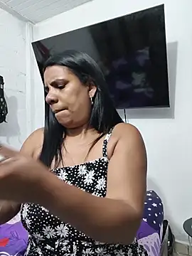 Zeyllyjhonson online show from March 7, 2:25 pm