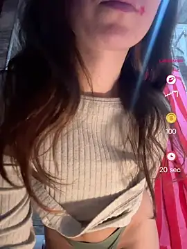 Snapshot of Raven__5 chatting on June 11, 6:17 pm Raven 5 online show from June 11, 6:17 pm