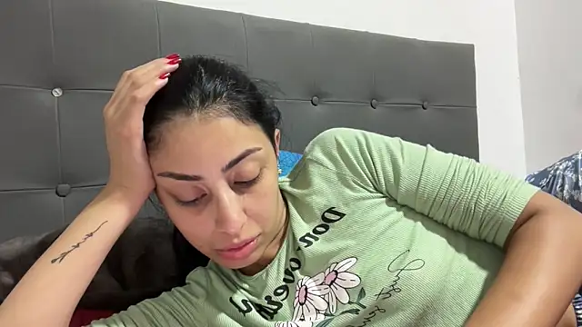 Snapshot of AbrilSantosxo chatting on May 22, 1:06 pm AbrilSantosxo online show from May 22, 1:06 pm