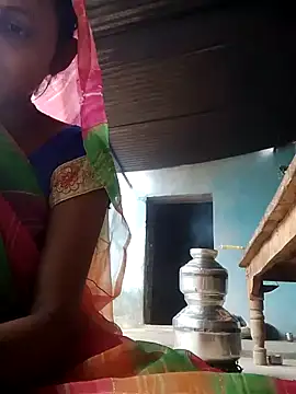 Snapshot of Juli_rathore chatting on July 21, 1:52 am Juli rathore online show from July 21, 1:52 am