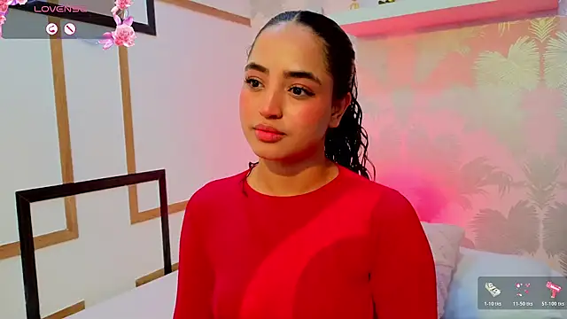 Snapshot of Emma_Thompssonn chatting on July 20, 12:07 pm Emma Thompssonn online show from July 20, 12:07 pm