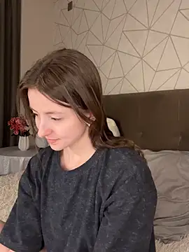 Snapshot of Dream_Woman4U chatting on April 11, 3:11 am Dream Woman4U online show from April 11, 3:11 am