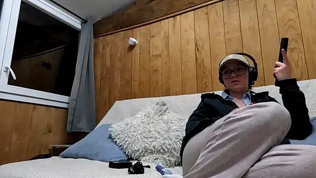 Snapshot of ju_juliette chatting on March 12, 10:27 pm ju juliette online show from March 12, 10:27 pm