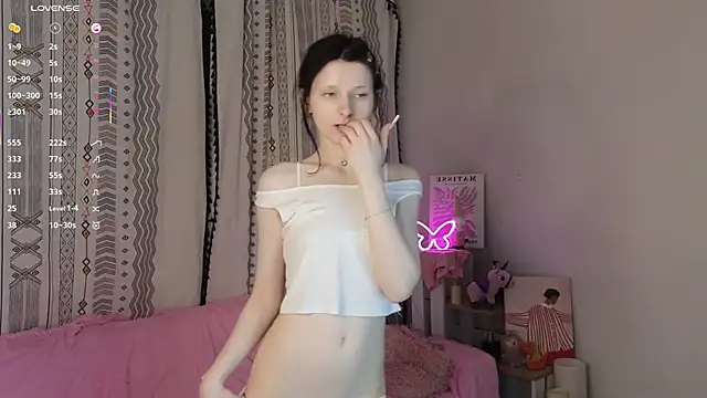 CarmaOlen online show from April 15, 7:58 pm