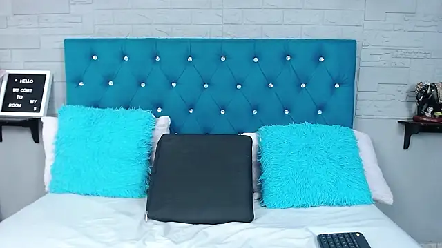 Snapshot of ZolaniBaker chatting on February 2, 7:34 pm ZolaniBaker online show from February 2, 7:34 pm