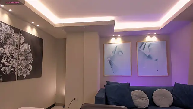 Snapshot of EmilyCarterX chatting on February 22, 11:09 am EmilyCarterX online show from February 22, 11:09 am