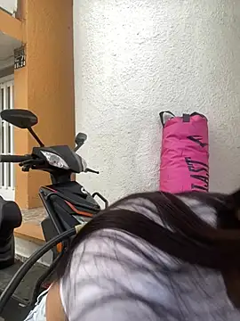 Snapshot of StrawberryPink_ chatting on February 20, 11:32 am StrawberryPink online show from February 20, 11:32 am