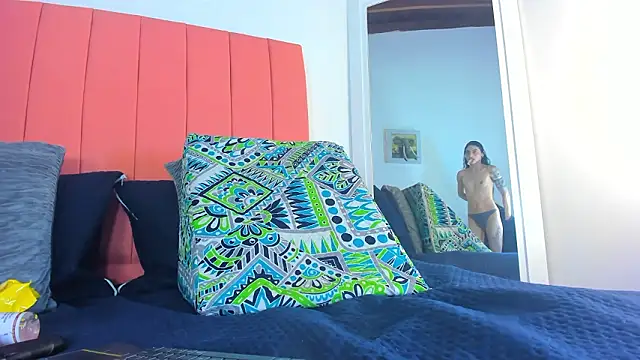 rose thompson19 online show from February 9, 7:40 pm