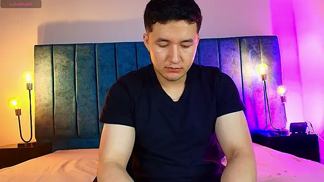 Alexander Connor online show from April 18, 12:09 pm