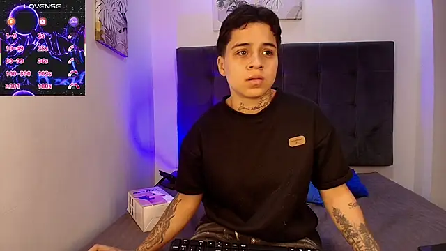 Parker Noah online show from April 8, 7:58 pm