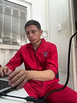 santiObrero online show from April 15, 3:41 pm