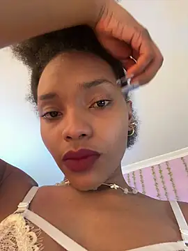 Snapshot of Ebony_love07 chatting on May 22, 9:09 pm Ebony love07 online show from May 22, 9:09 pm