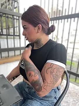 EmilyMoore Pink online show from March 2, 12:45 pm