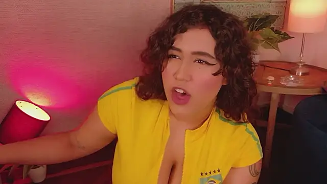 Snapshot of Maya_house chatting on February 28, 5:08 am Maya house online show from February 28, 5:08 am