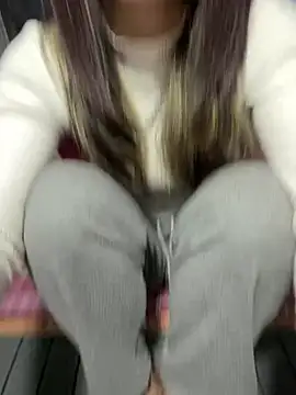 Snapshot of Lata-cute chatting on February 15, 7:51 am Lata-cute online show from February 15, 7:51 am