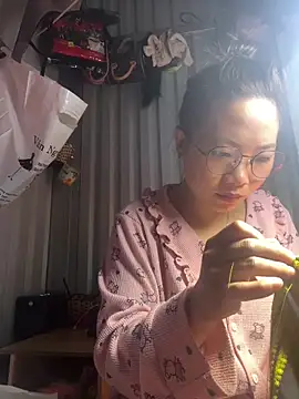 Snapshot of Lata-cute chatting on February 27, 1:49 am Lata-cute online show from February 27, 1:49 am