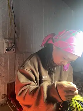 Snapshot of Lata-cute chatting on March 4, 12:49 am Lata-cute online show from March 4, 12:49 am