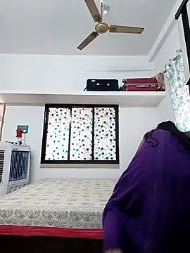 Hot-Tinaa online show from April 8, 3:17 am