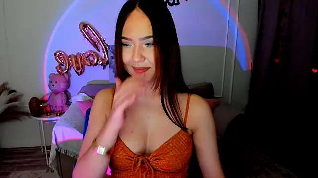 Snapshot of GlowMe chatting on February 20, 6:41 pm GlowMe online show from February 20, 6:41 pm