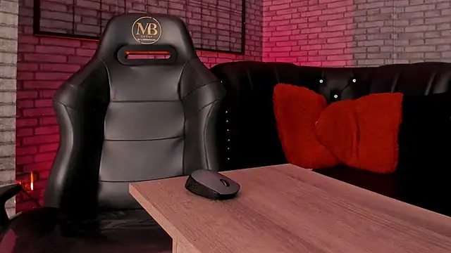 roxxy white online show from February 14, 8:16 pm