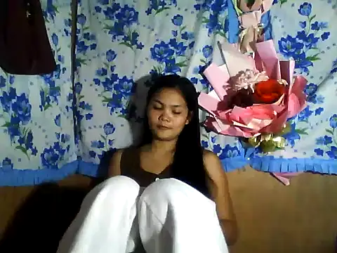 PinaySkinnyJust18 online show from May 21, 10:22 am