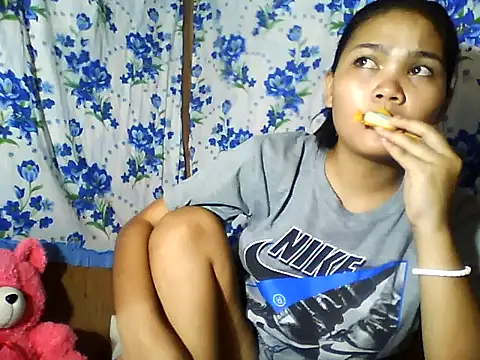 PinaySkinnyJust18 online show from June 21, 9:56 am