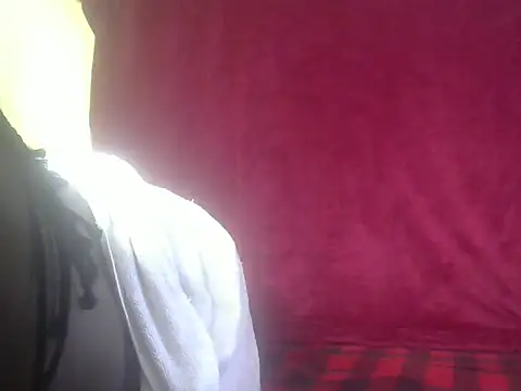 Snapshot of LowKeyWild_ chatting on March 12, 6:19 am LowKeyWild online show from March 12, 6:19 am