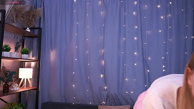 LanaRoxxy online show from April 15, 12:23 pm