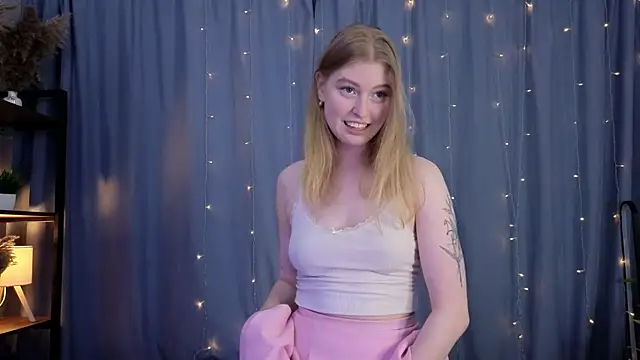 LanaRoxxy online show from April 19, 11:53 am