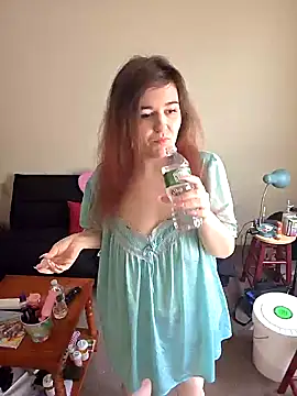 Ashlovescannabis online show from April 6, 1:45 pm